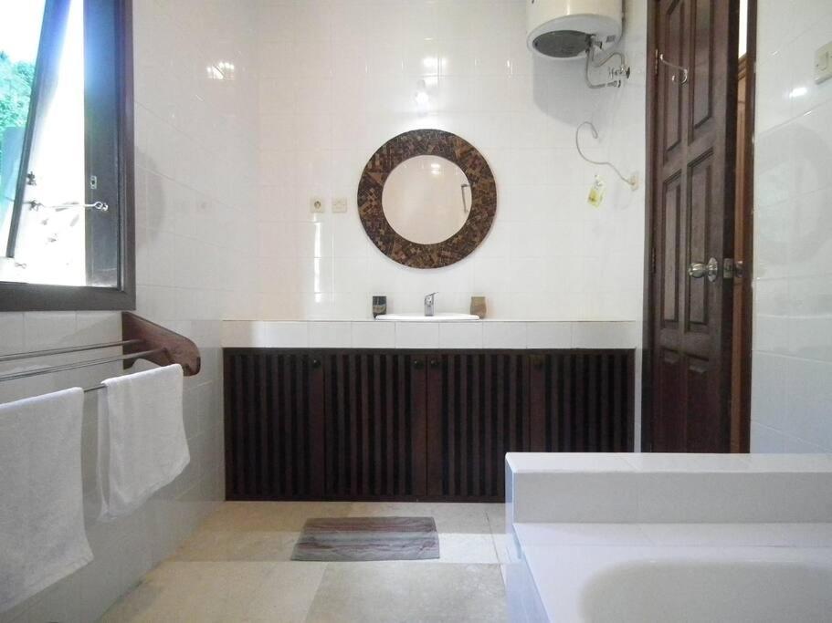Villa 7, Secret Garden, Kerandangan, Near Senggigi Mataram Buitenkant foto